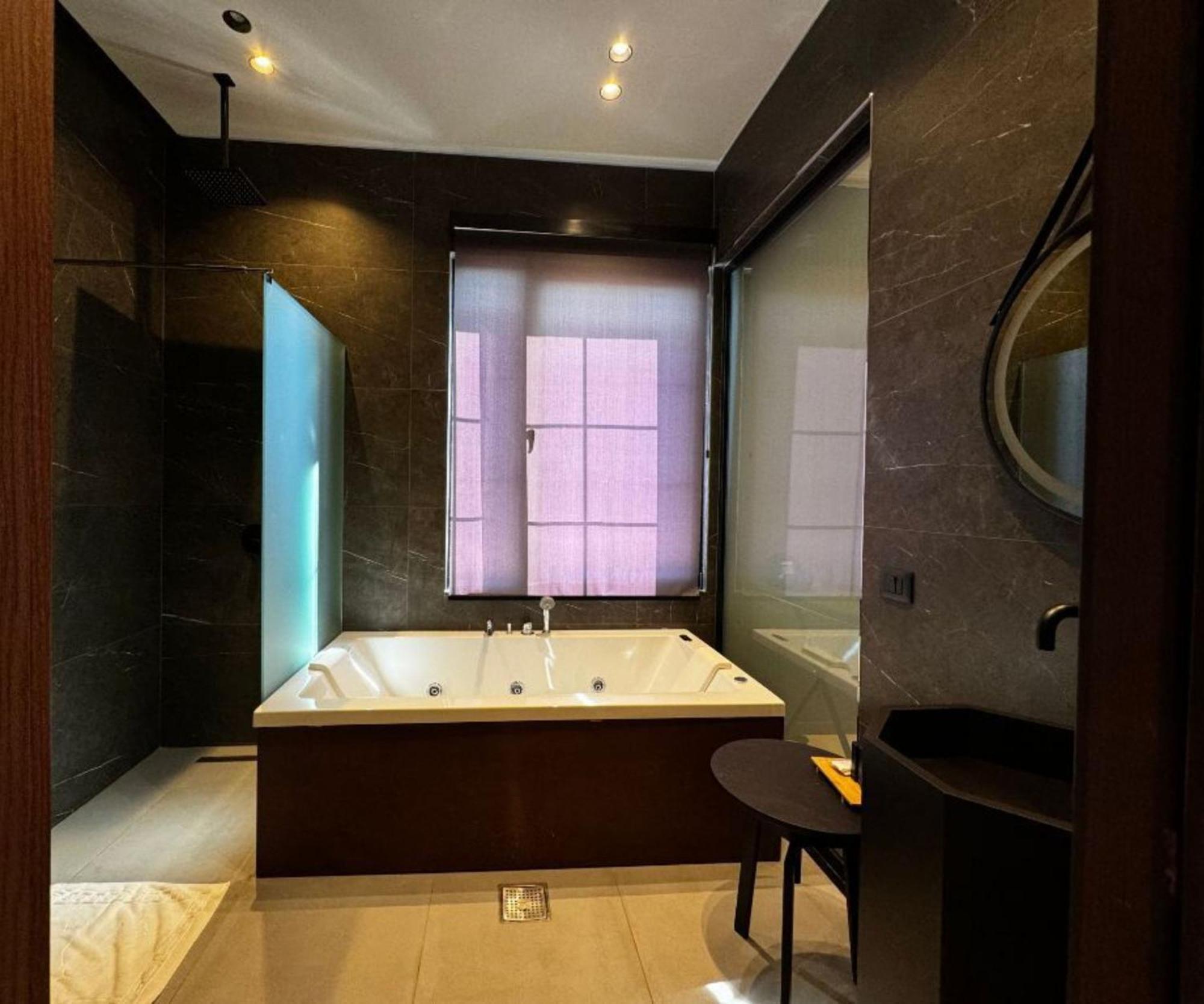 Area Hotel Ксамил Экстерьер фото