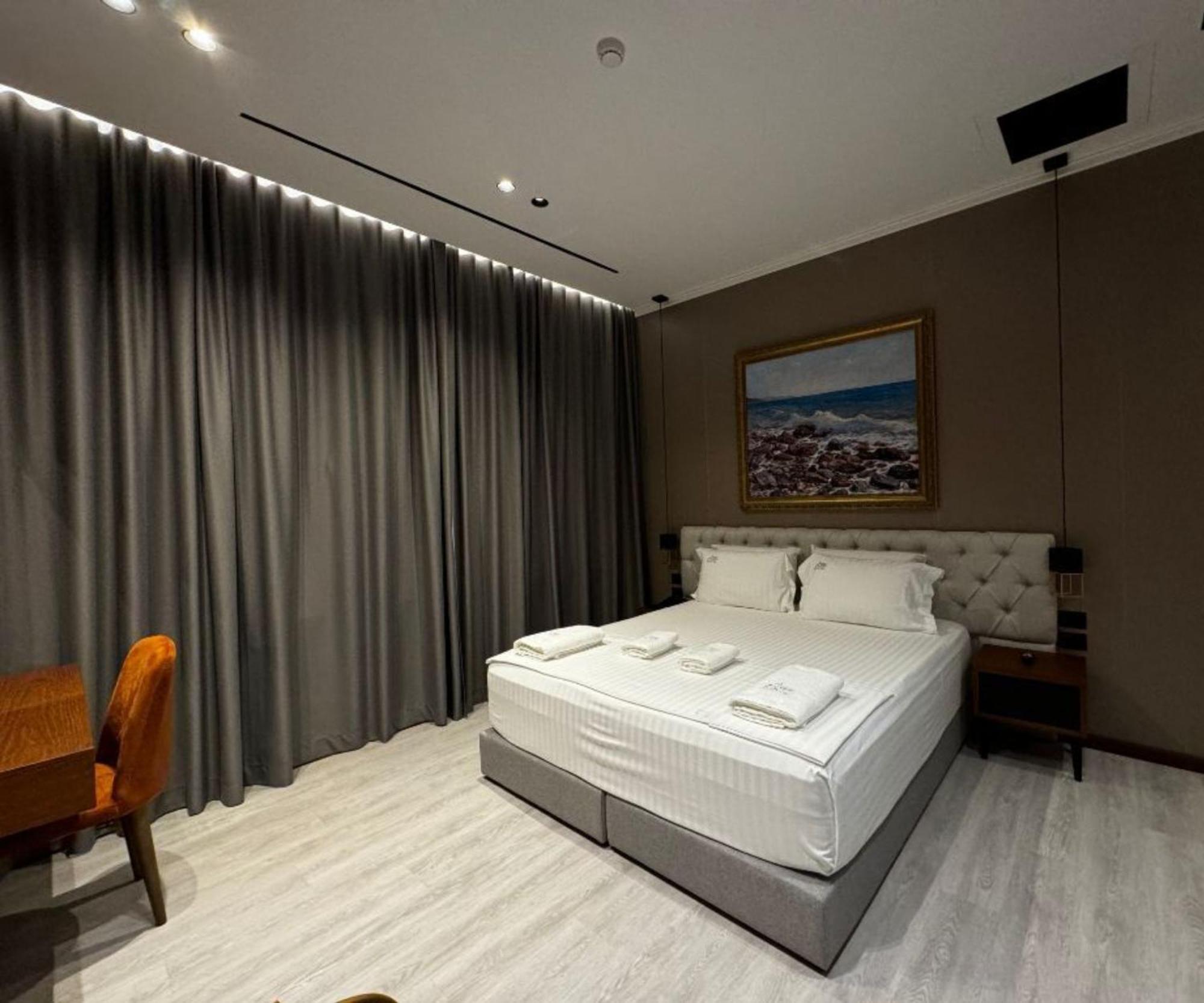 Area Hotel Ксамил Экстерьер фото