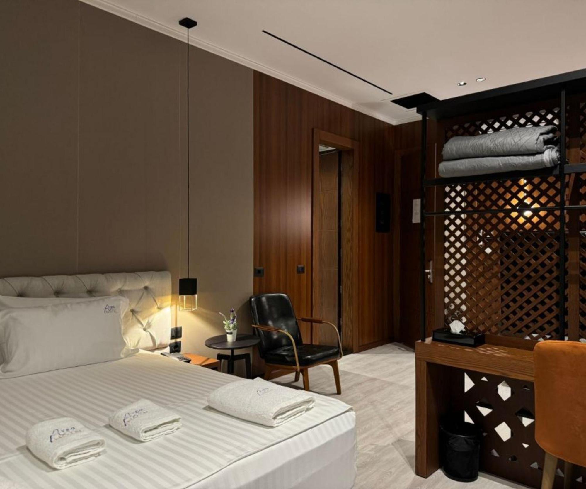 Area Hotel Ксамил Экстерьер фото